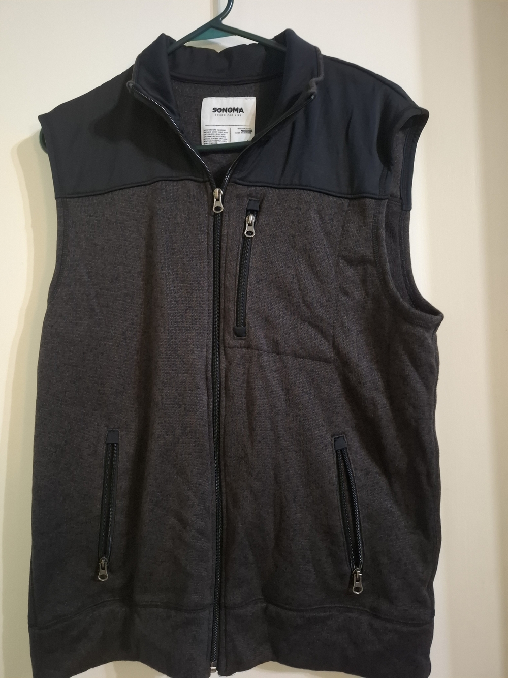 Sonoma Men’s Dark Gray and Black Zip-Up Vest